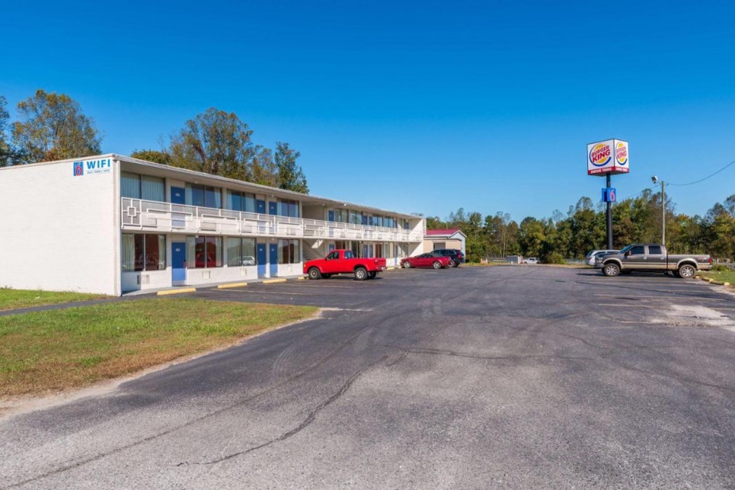 Motel6 Connellys Springs, NC in Icard