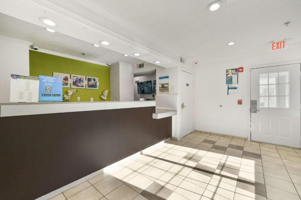 Lobby at Studio 6 Extended Stay - Tucker, GA - Atlanta Northlake, Tucker