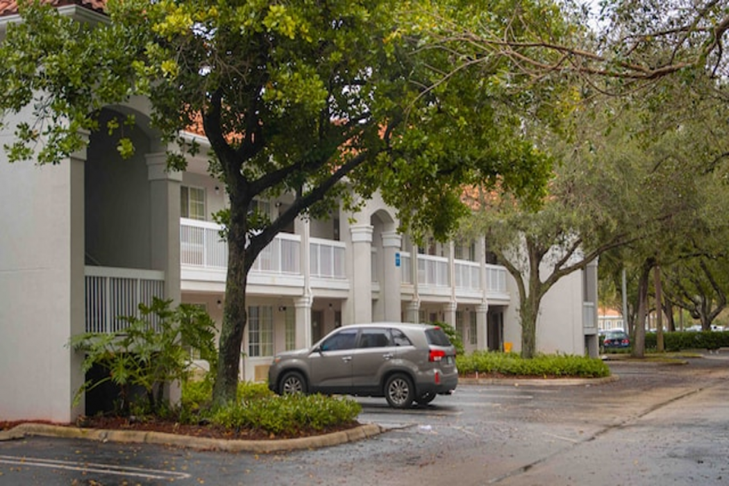 Studio 6 Extended Stay - Coral Springs, FL - Fort Lauderdale in CORAL SPRINGS - FL