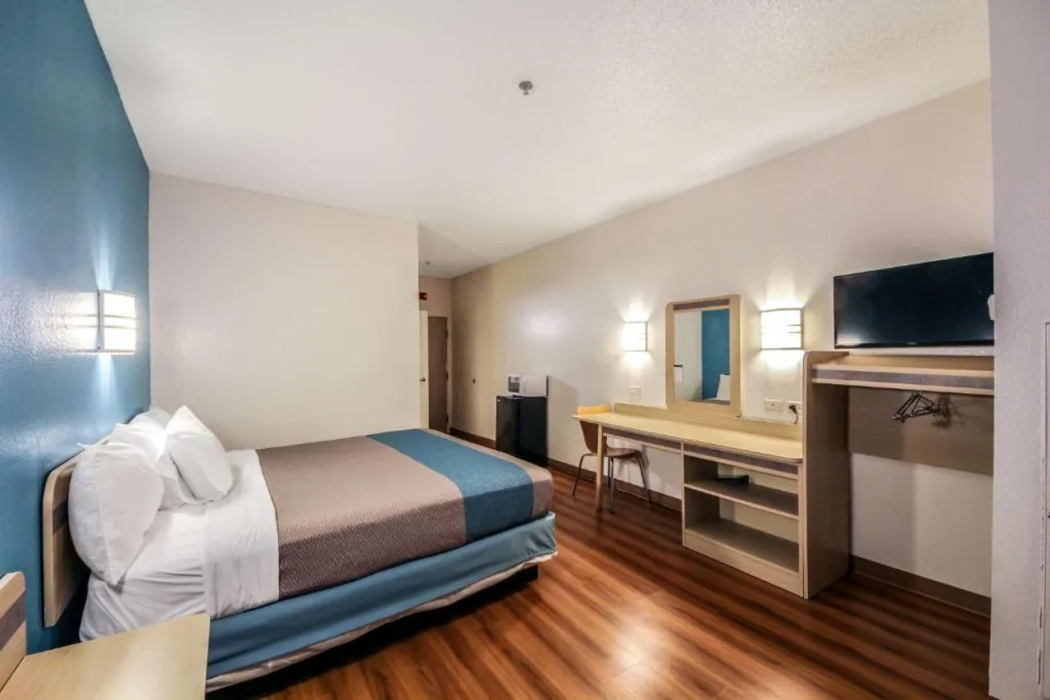 Motel6 New Braunfels, TX 12/44