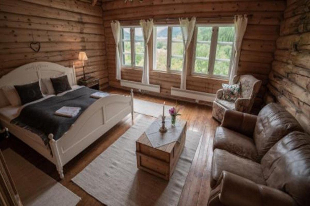 Phillipshaugen Lodge 12/48
