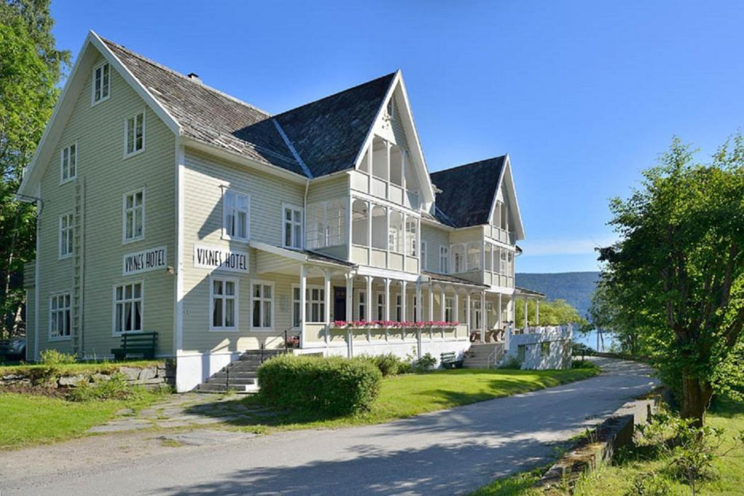Visnes Hotel 4/62
