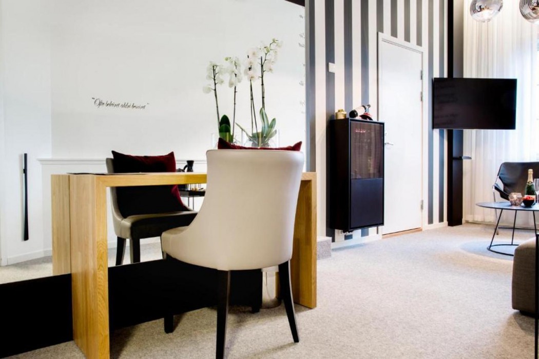 Fredriksten Hotell 7/19