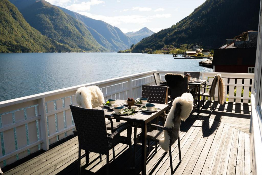 Fjaerland Fjordstove Hotell 25/63