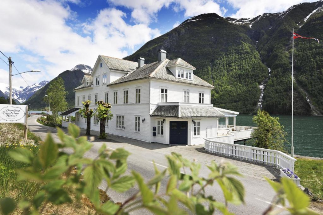 Fjaerland Fjordstove Hotell 1/63
