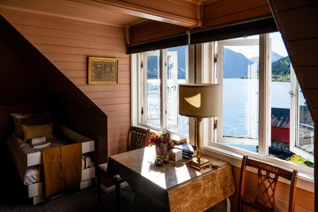 Fjaerland Fjordstove Hotell 12/63