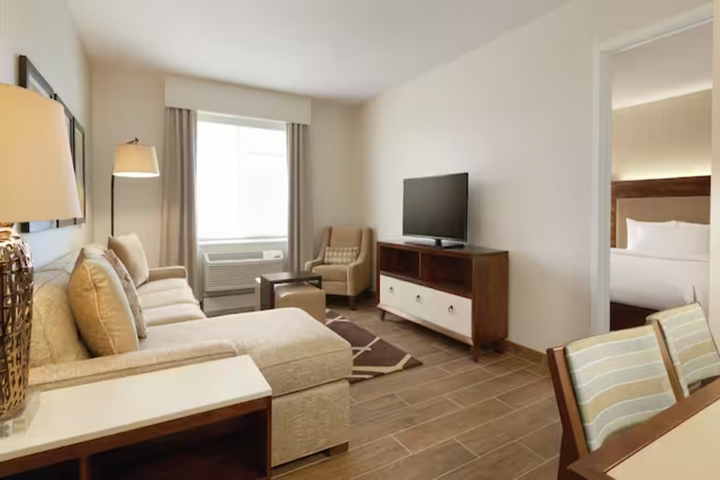 Homewood Suites by Hilton Downers Grove Chicago IL 6/44