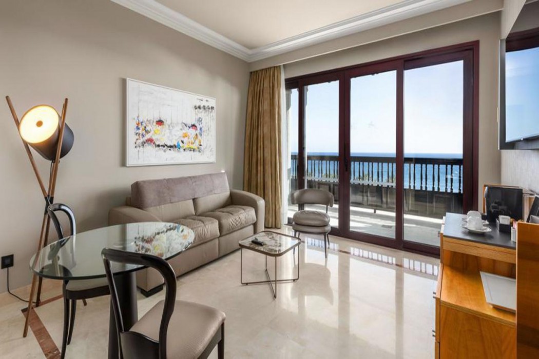 Unique Club At Lopesan Costa Meloneras 25/125