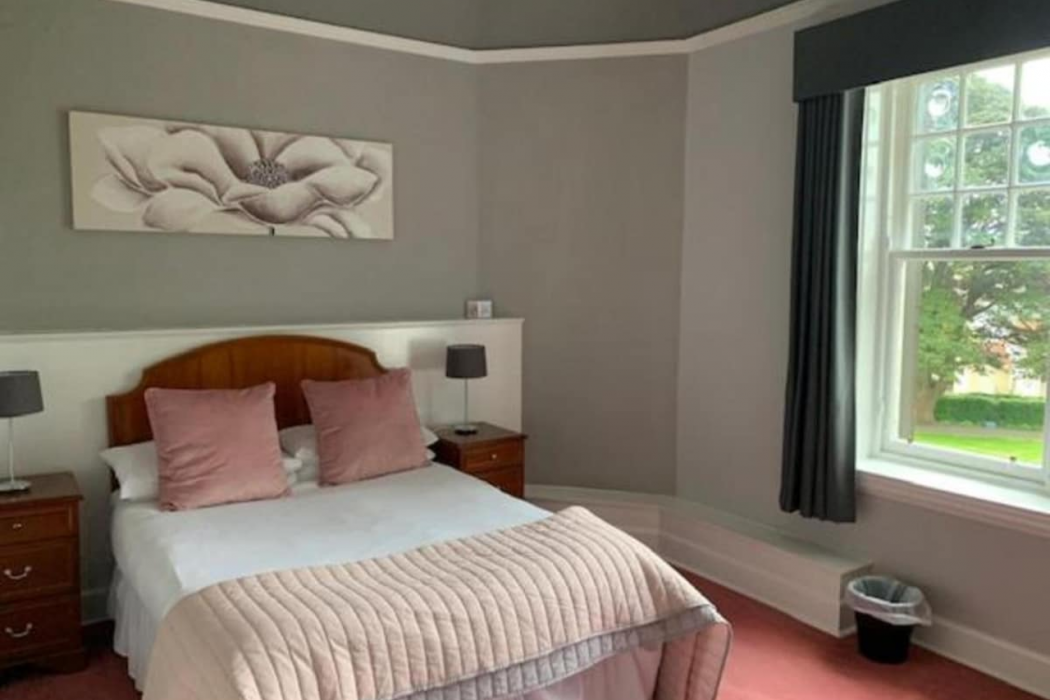 OYO Dunmar House Hotel 15/60