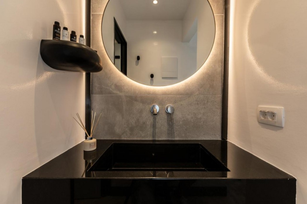 Vineyard Exclusive Suites 9/29