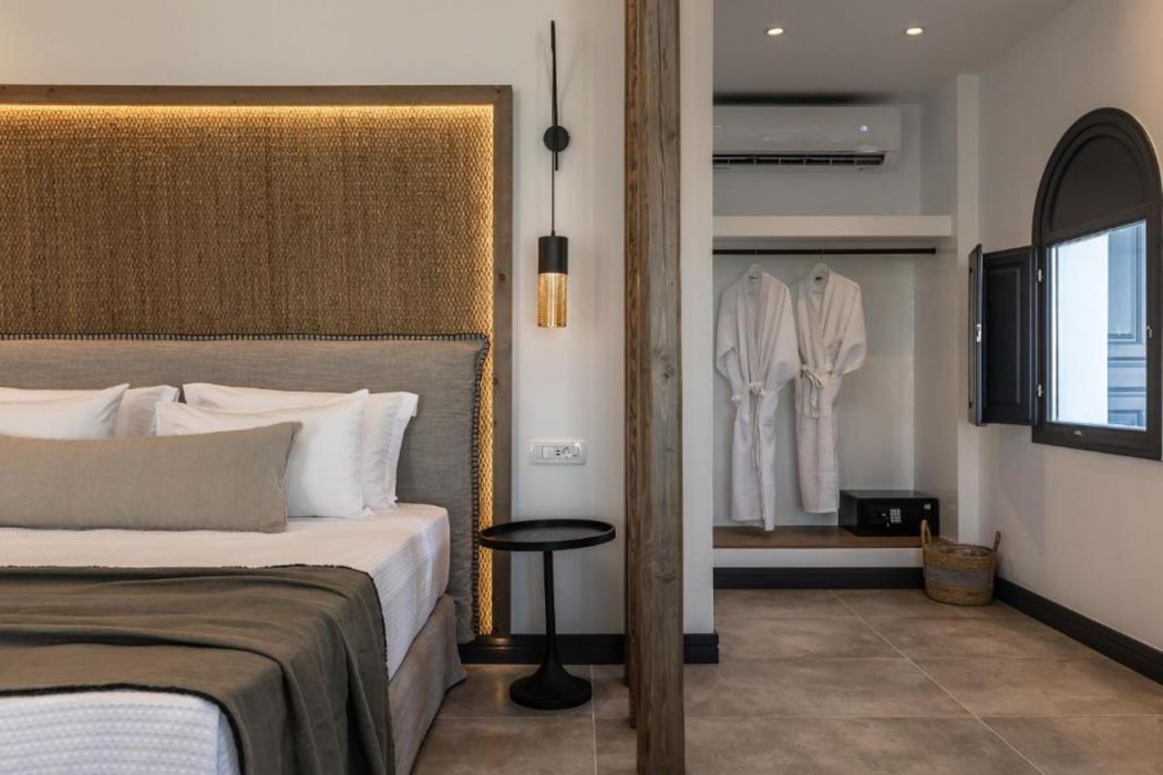 Vineyard Exclusive Suites 8/29