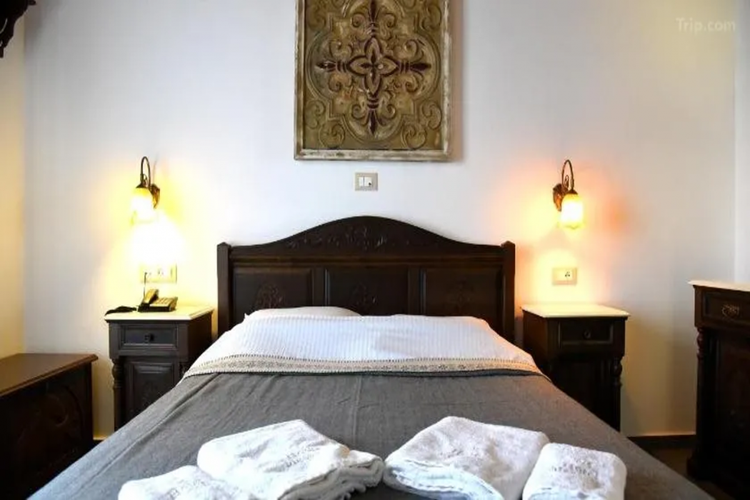 Messaria Hotel 10/63
