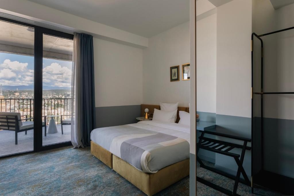 Castor and Pollux Hotel 13/69