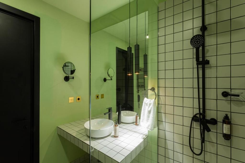 Castor and Pollux Hotel 14/69