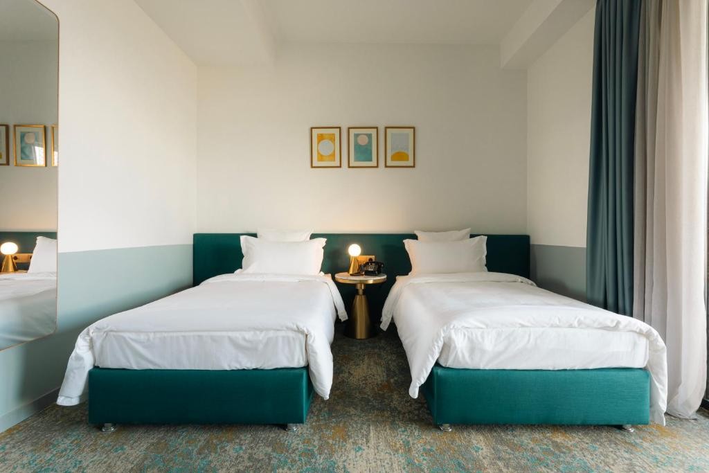 Castor and Pollux Hotel 15/69