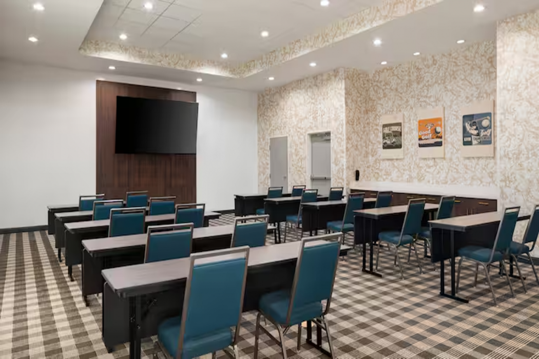 Hampton Inn and Suites Amarillo West, TX 22/42