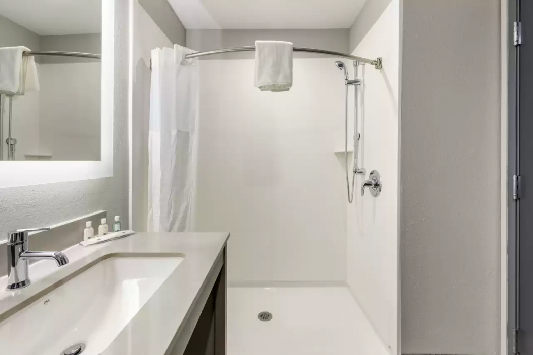 Quality Inn and Suites Joelton Nashville, TN 8/44