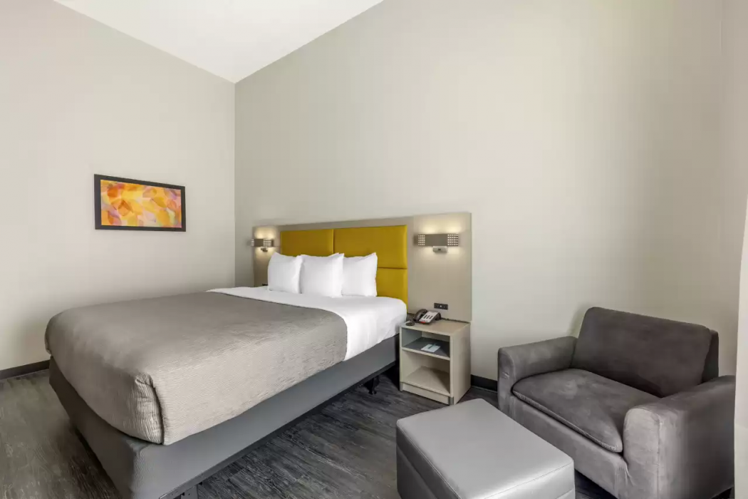 Quality Inn and Suites Joelton Nashville, TN 13/44