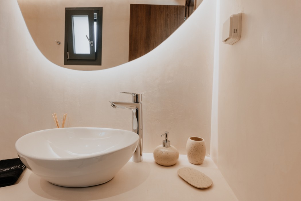 Onym Curated Villas 86/206