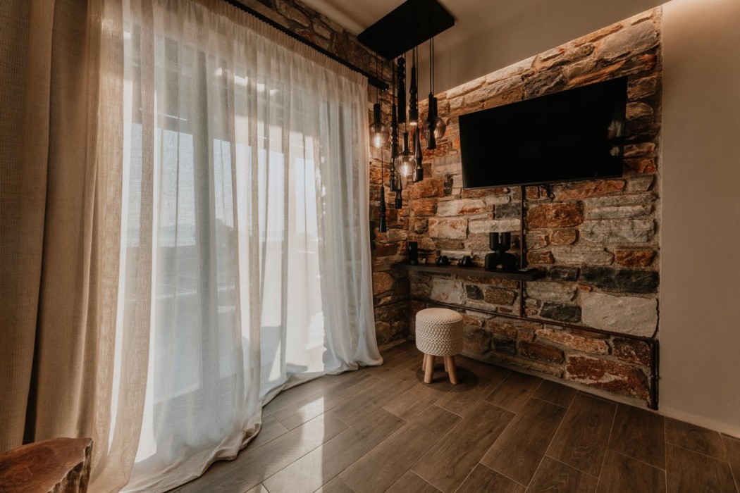 Onym Curated Villas 100/206