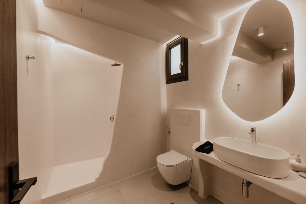 Onym Curated Villas 34/206