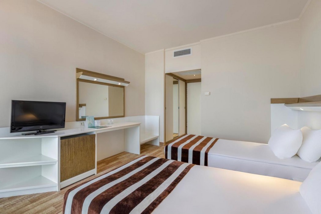 Green Max Hotel 14/65