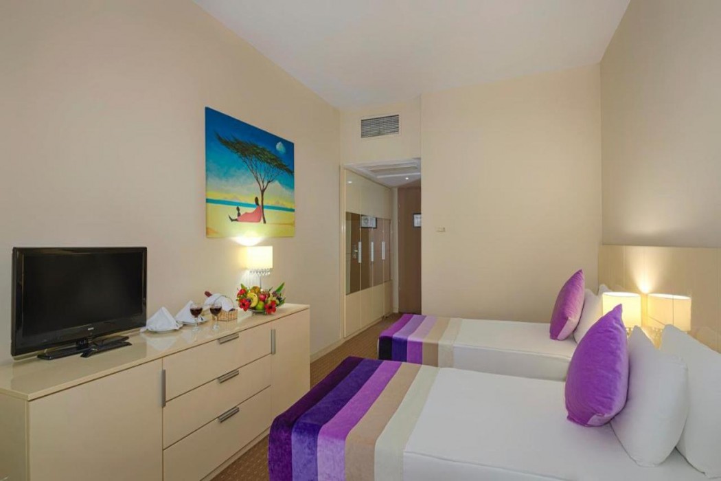 Green Max Hotel 13/65