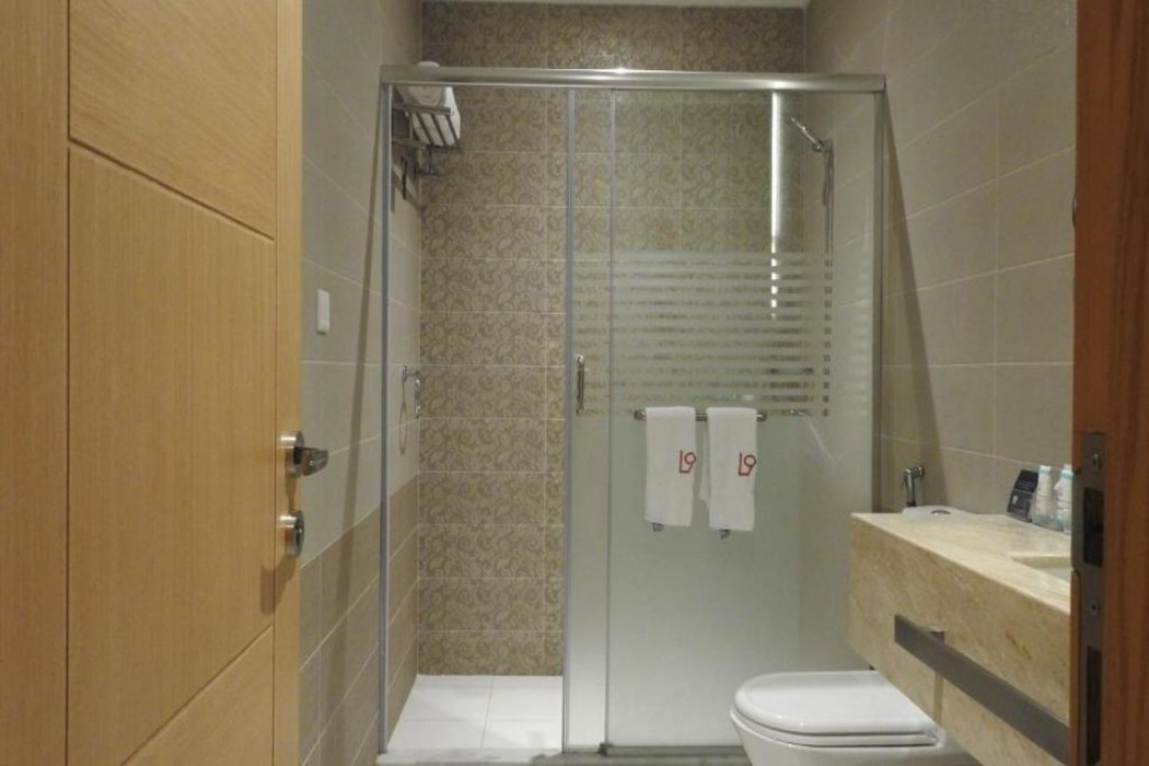 فندق المستوى التاسع