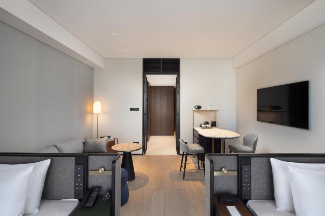 New World Guangzhou Hotel 3/58