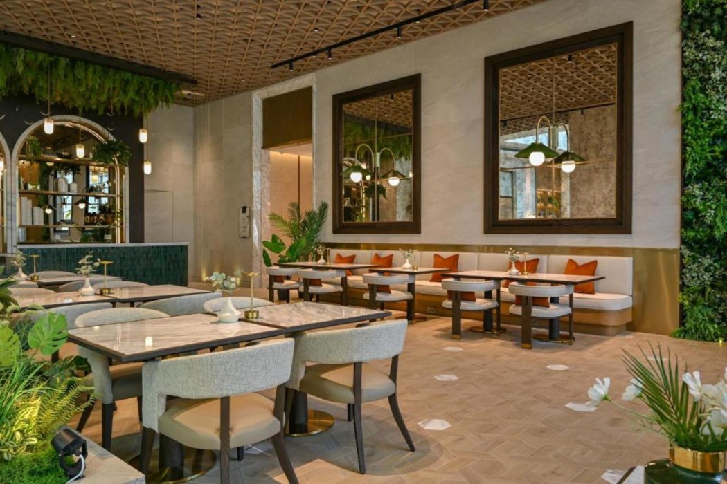Onyx Rotana 25/61