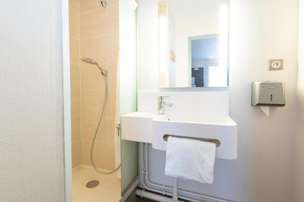 B&B Hotel Laval Change 11/30