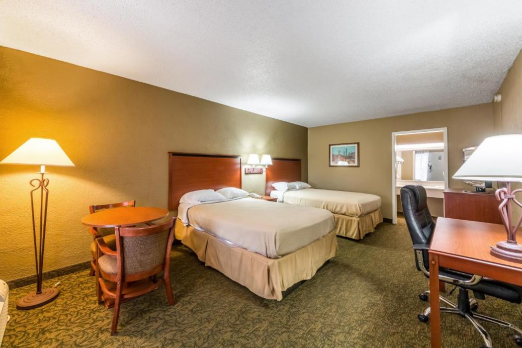 Econo Lodge Sonora, TX 10/60