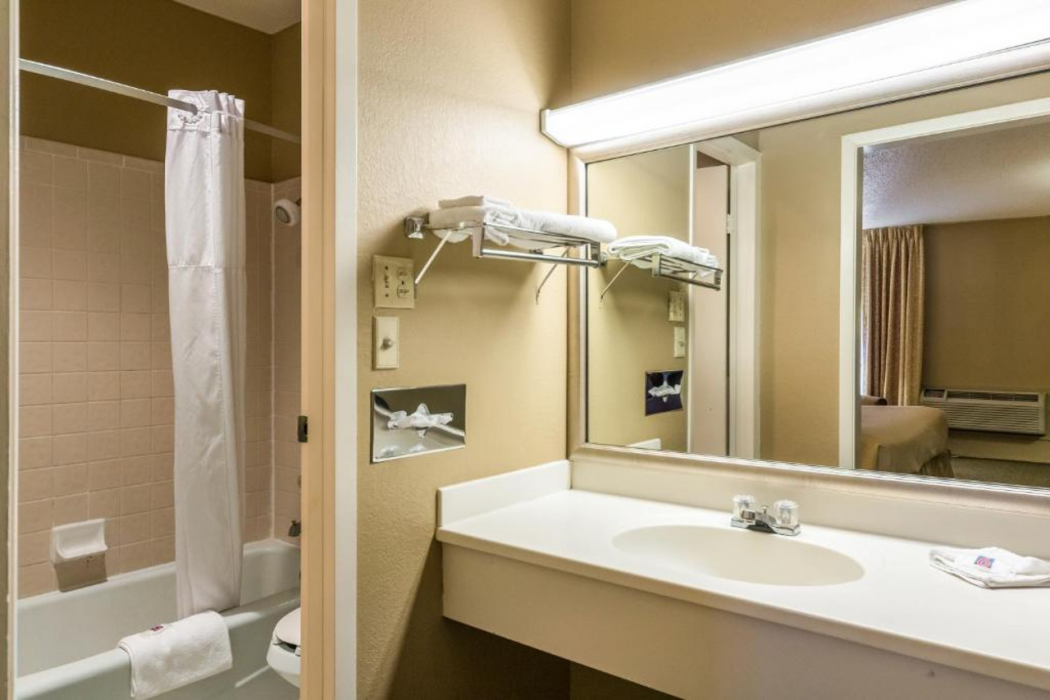 Econo Lodge Sonora, TX 14/60