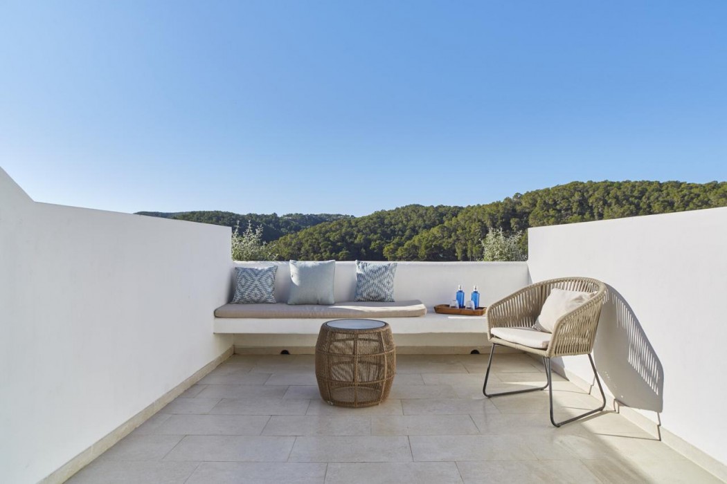 Cala San Miguel Hotel Ibiza 4/22
