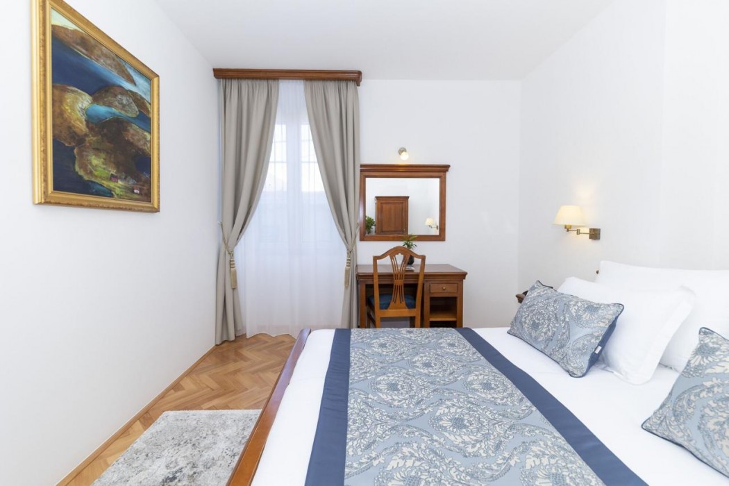 Heritage Hotel Tisno 13/80