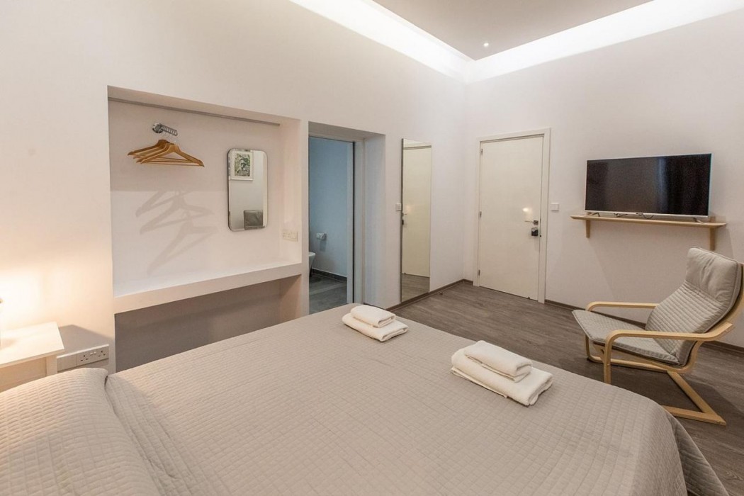 Eastmed Rooms Paphos 7/12