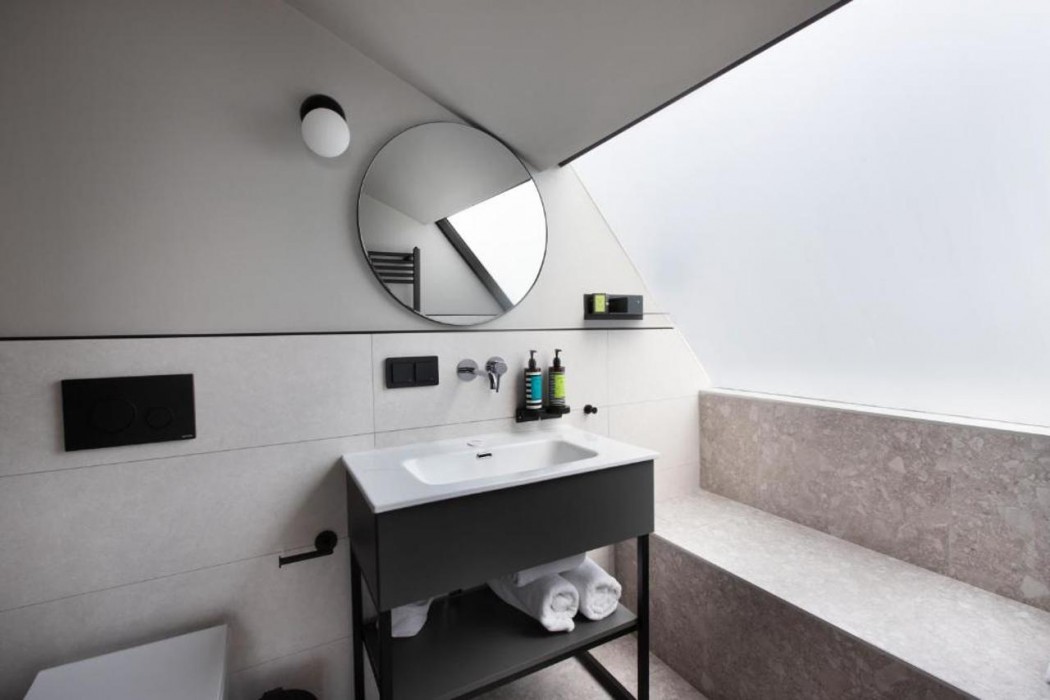 Noa Hotel 32/66