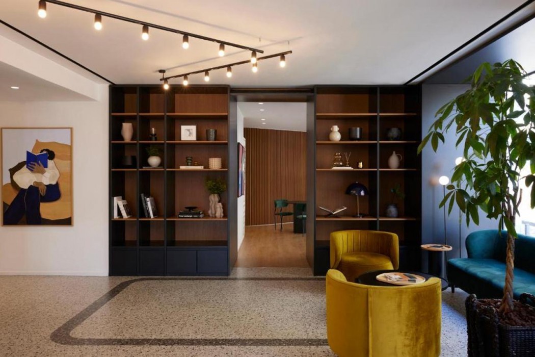 Noa Hotel 8/66