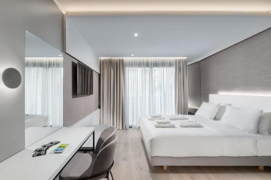 Ivis 4 Hotel 11/56