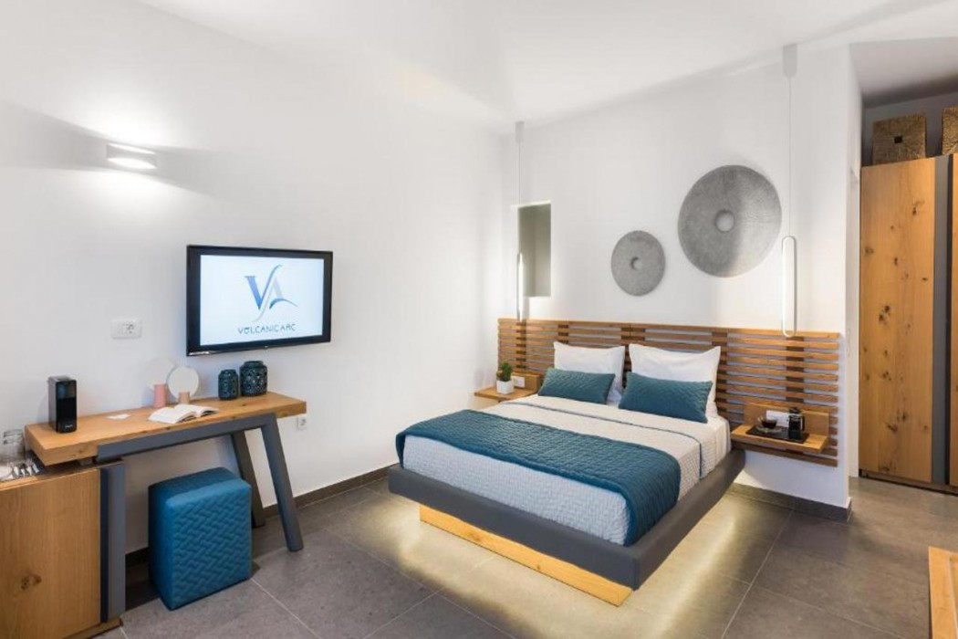 Volcanic Arc Santorini Suites 17/59