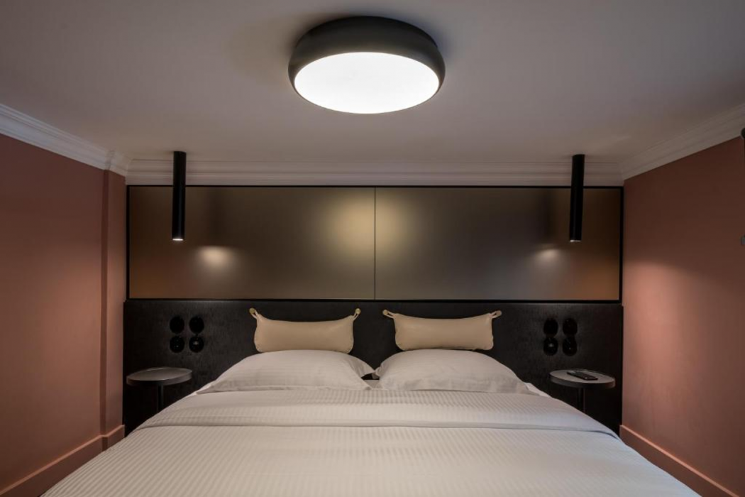 72 AD Suites 21/57