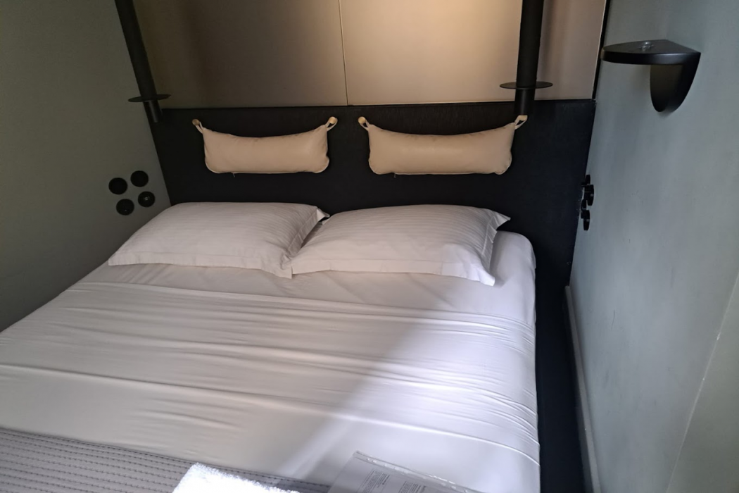 72 AD Suites 19/57