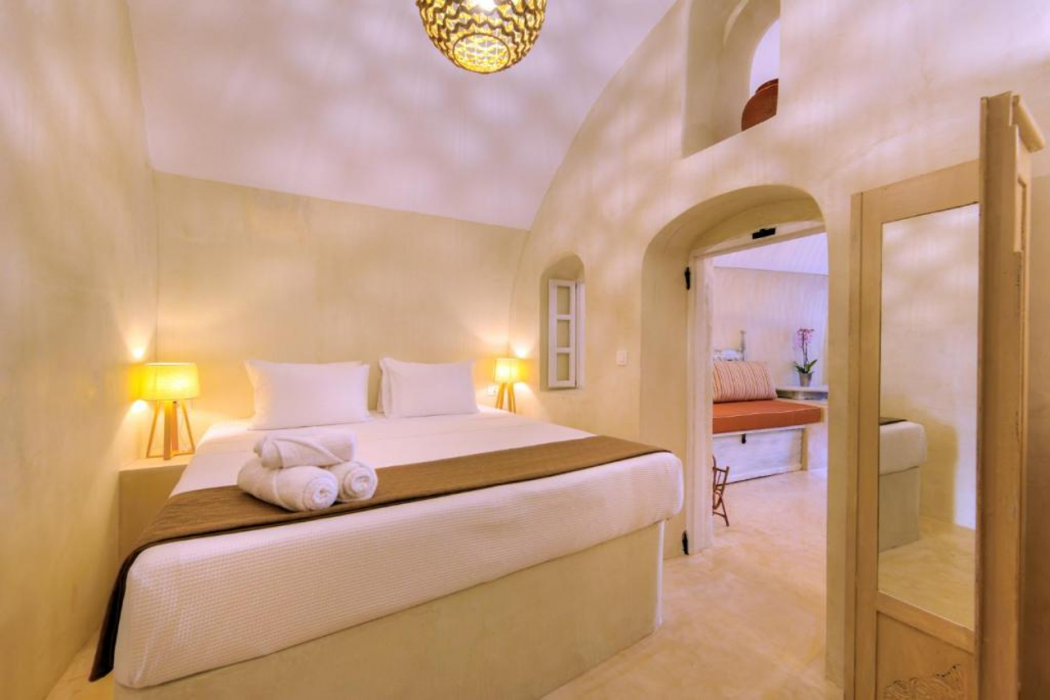 Pasithea Suites Santorini 16/60