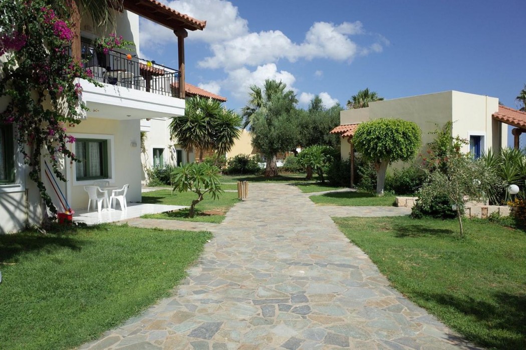 Sylvia Hotel Crete 3/8