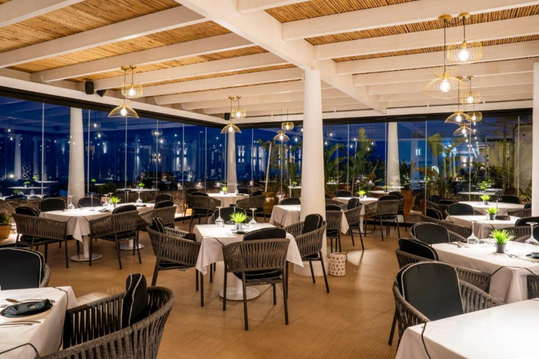 Cresanto Luxury Suites 22/60