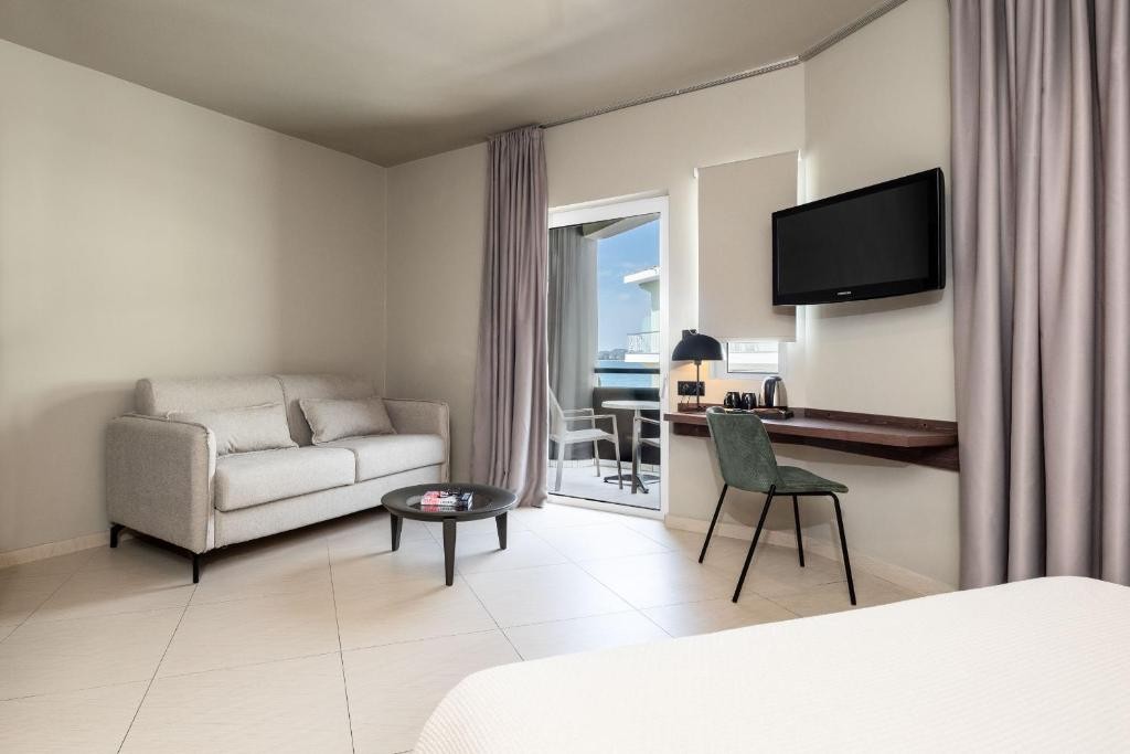 Nafpaktos Hotel 13/76