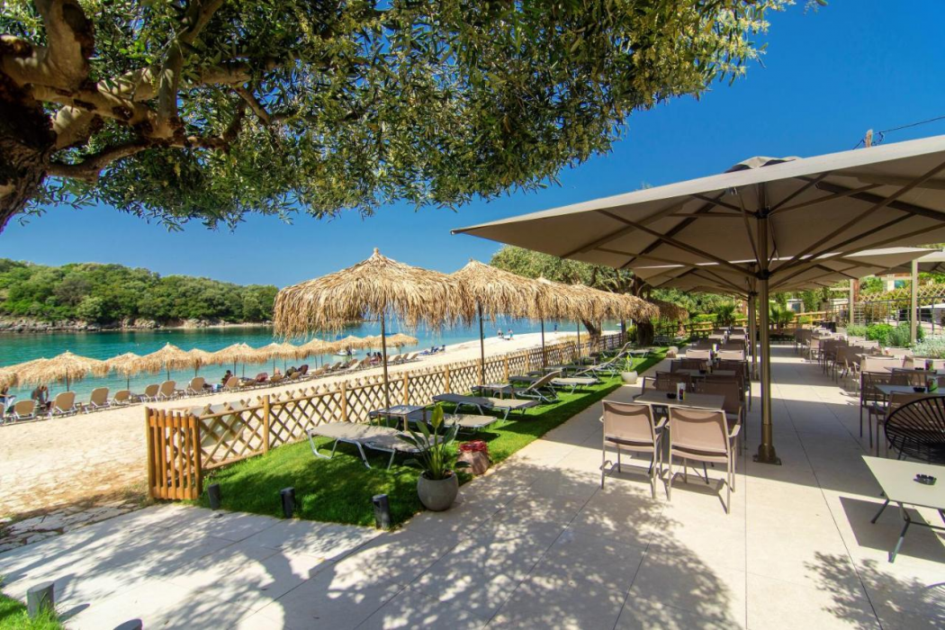 Prima Vista Beachfront Boutique Hotel 1/60