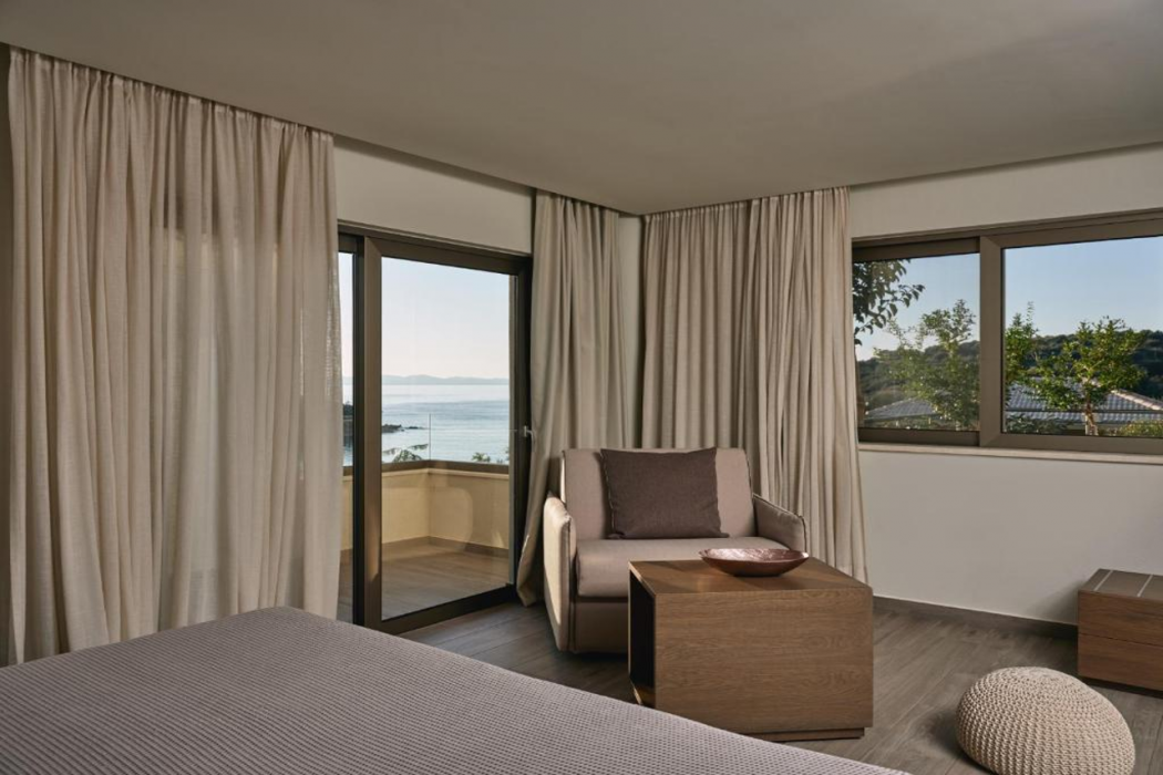 Prima Vista Beachfront Boutique Hotel 4/60