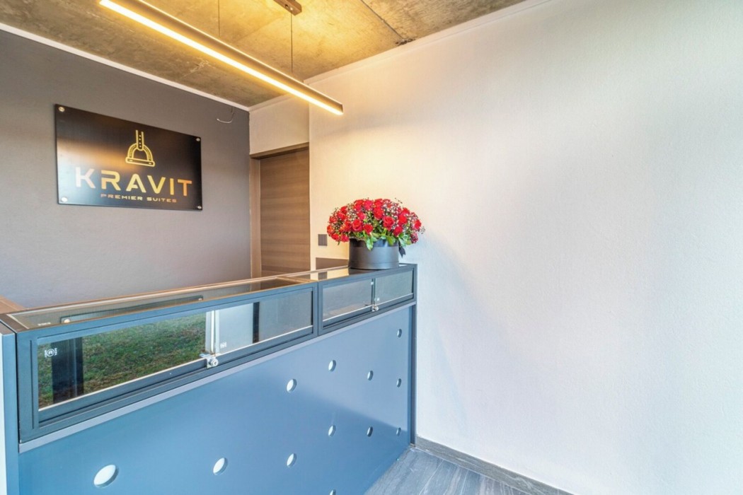 KRAVIT Premier Suites 4/29