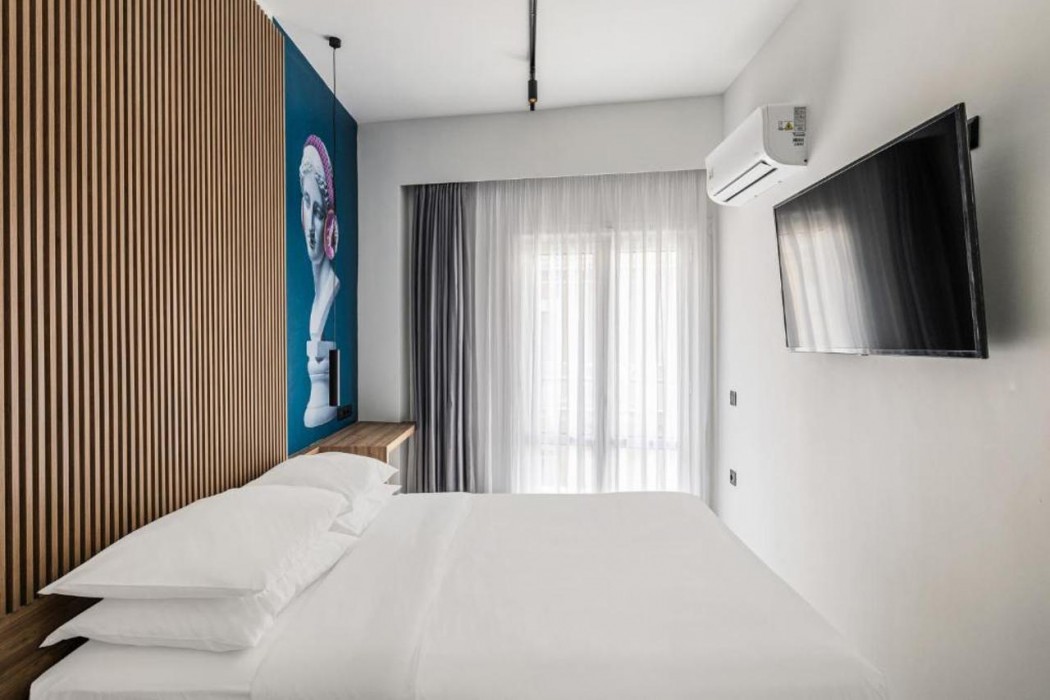 The Q Hotel 8/18